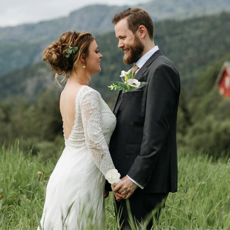 Floral Boutonnieres Magnets Corsage Brooches with 2Pcs Floral Tape - Green