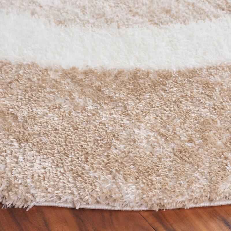 SAFAVIEH Tahoe Katjuscha Shag Modern 1.2-inch Thick Rug - 6'7" Round