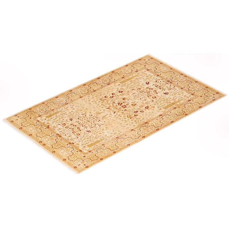 Overton Handknotted Wool Traditional Oriental Ivory Area Rug - 5' x 8'