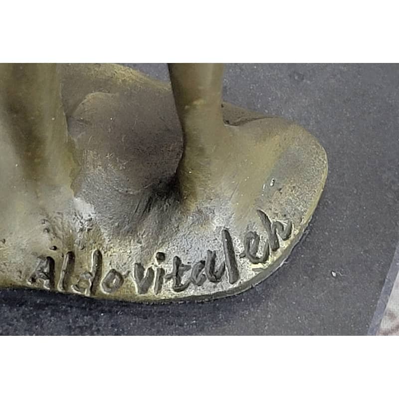 Signed Original Aldo Vitaleh Two Lovers In Rain Bronze Sculpture Statue Figurine