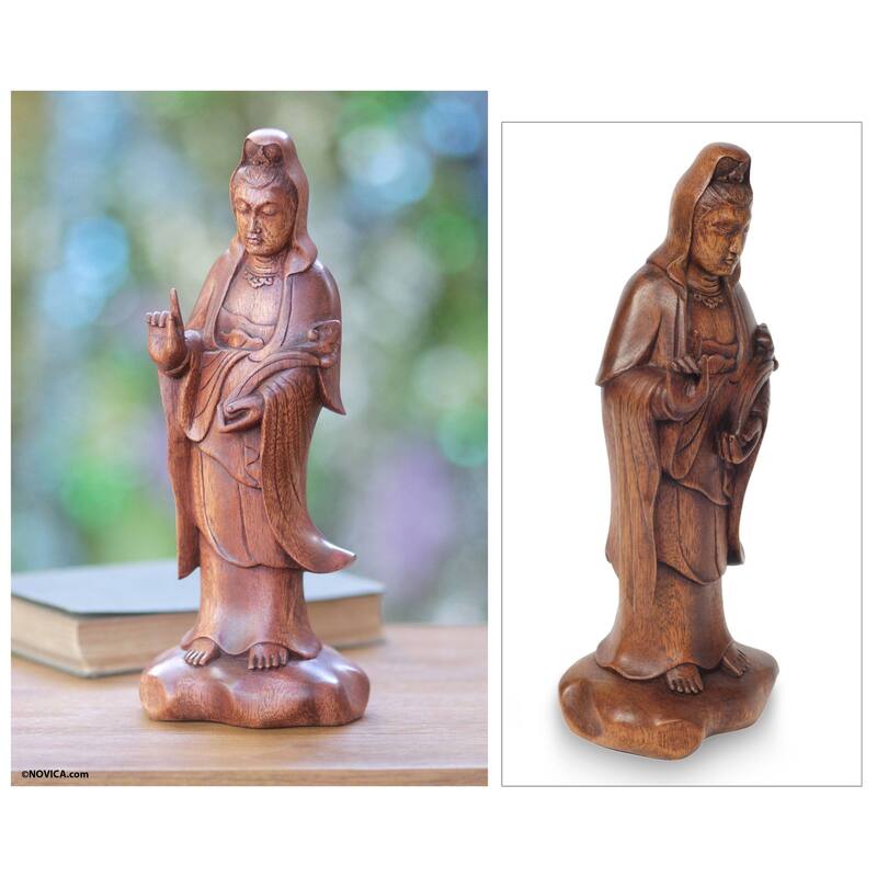 Handmade Beautiful Kwan Im Wood statuette (Indonesia) - 37 x 19 x 14