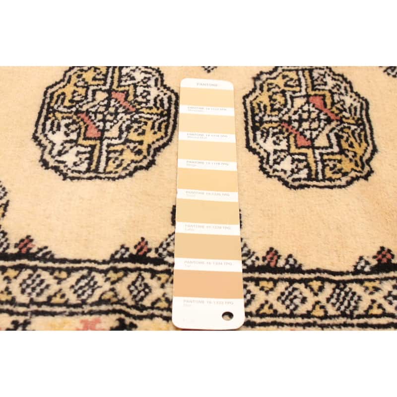 ECARPETGALLERY Hand-knotted Peshawar Bokhara Beige Wool Rug - 4'8 x 6'9