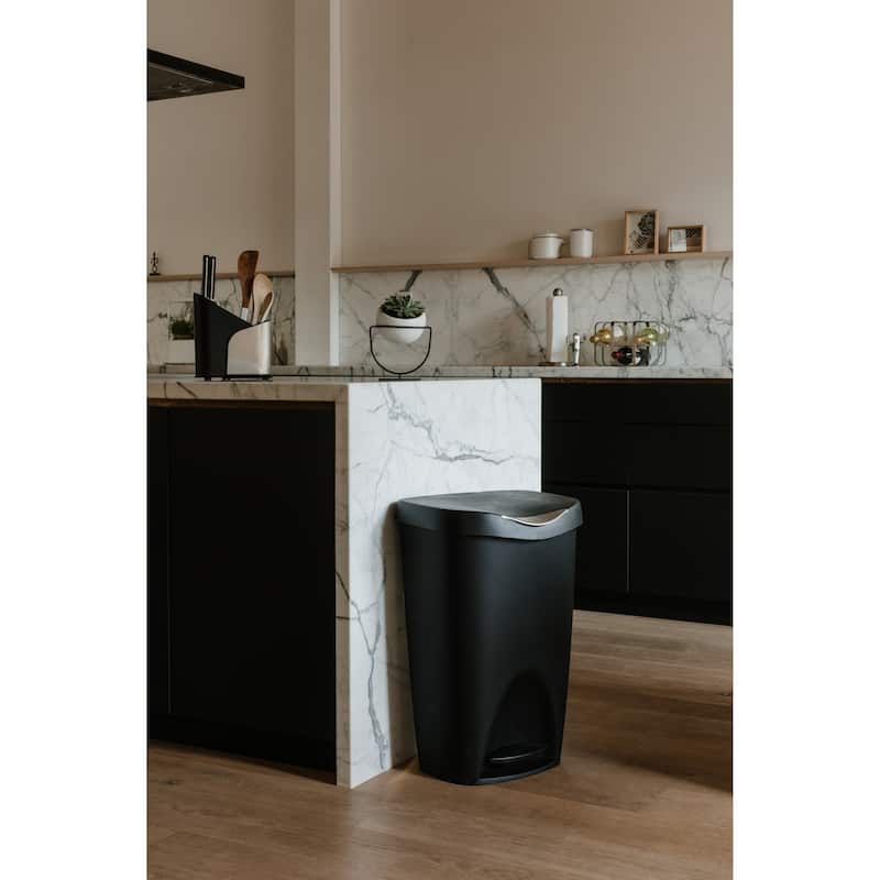 Umbra BRIM Step Trash Can