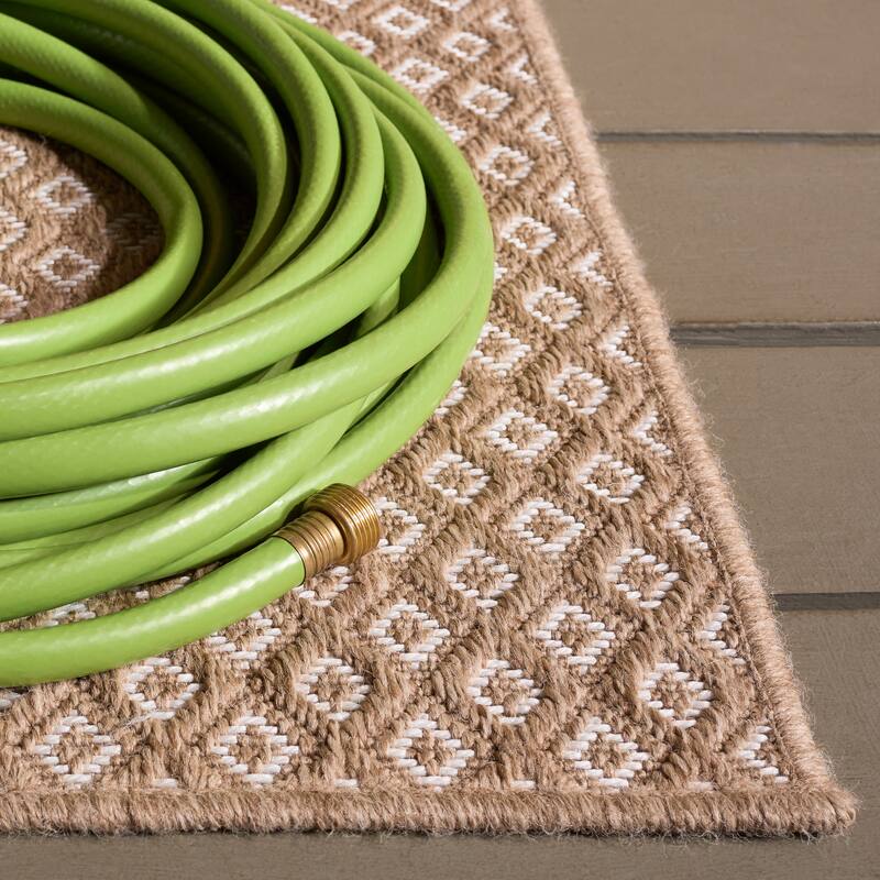 SAFAVIEH Sisal Performance Dominique Washable Indoor/Outdoor Rug - Weather Resistant & Easy Cleaning