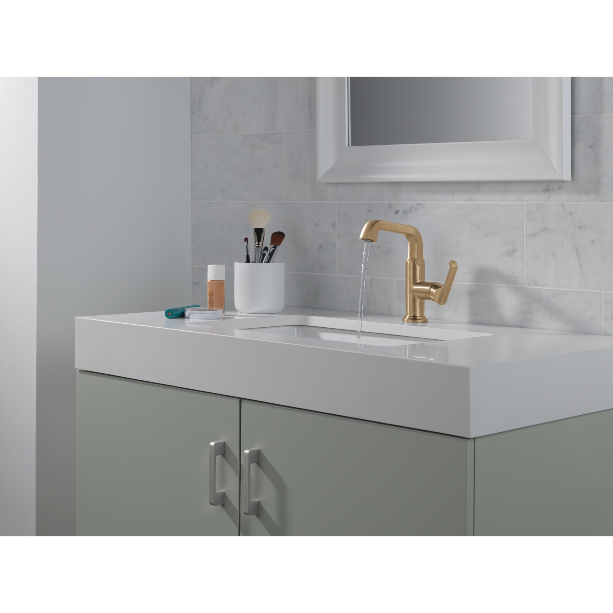 Delta 689-DST Tetra 1.2 GPM Single Hole Bathroom Faucet