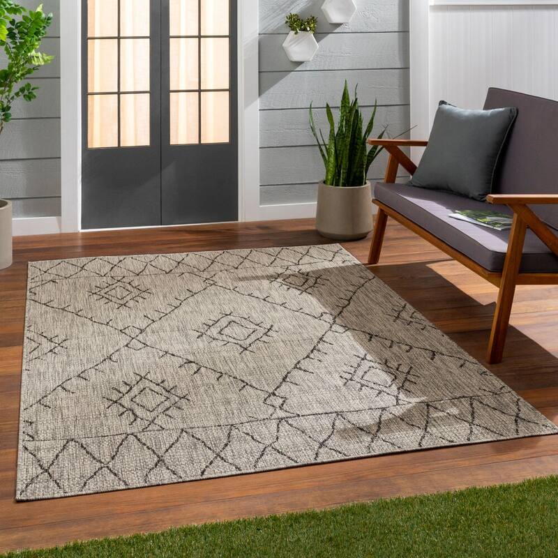 Livabliss Eagean Global Indoor/Outdoor Area Rug - 2'7" x 10' - Black