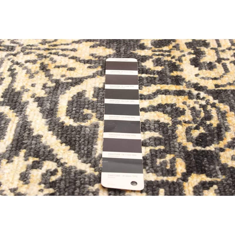 ECARPETGALLERY Hand-knotted Mystique Black Wool Rug - 4'8 x 6'7