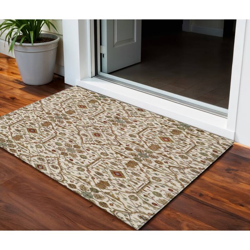 HomeRoots Floral Transitional Rectangle Outdoor Rug - 3' x 5'