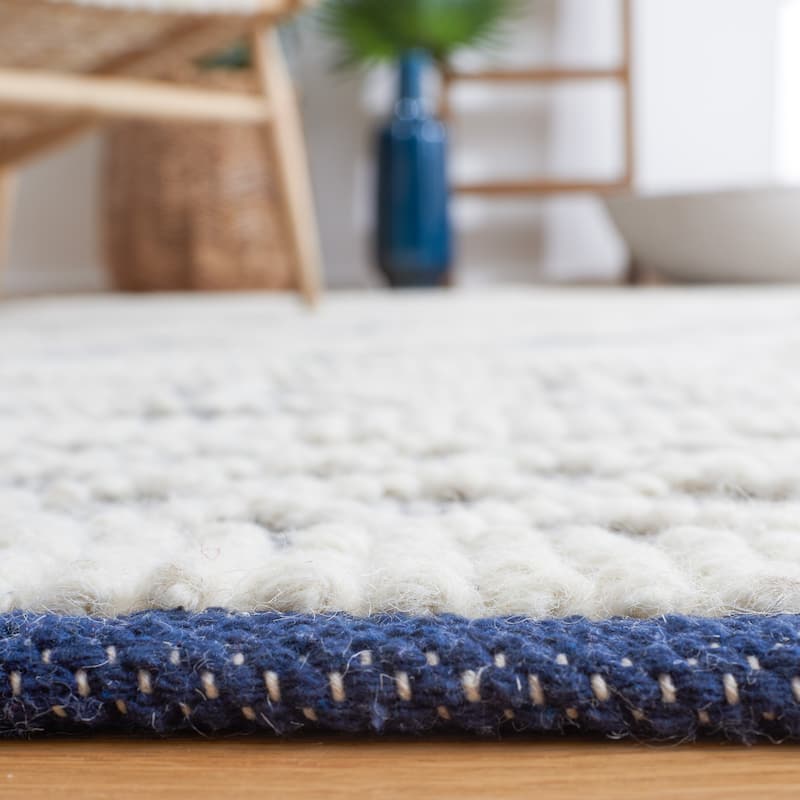 SAFAVIEH Handmade Natura Solborg Boho Wool Rug