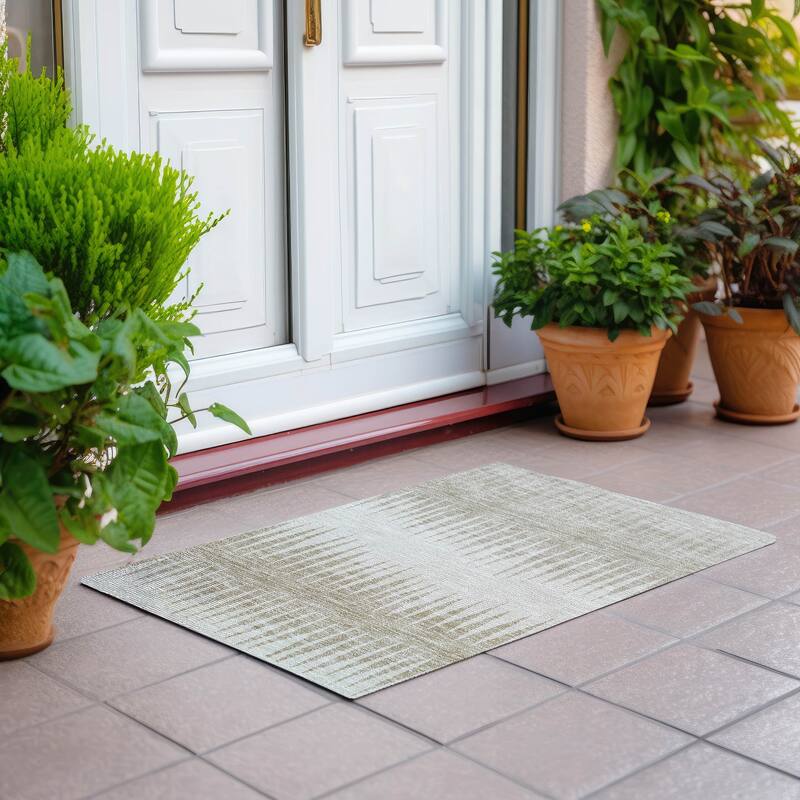Machine Washable Indoor/ Outdoor Chantille Contemporary Ombre Rug - Ivory - 1'8" x 2'6"