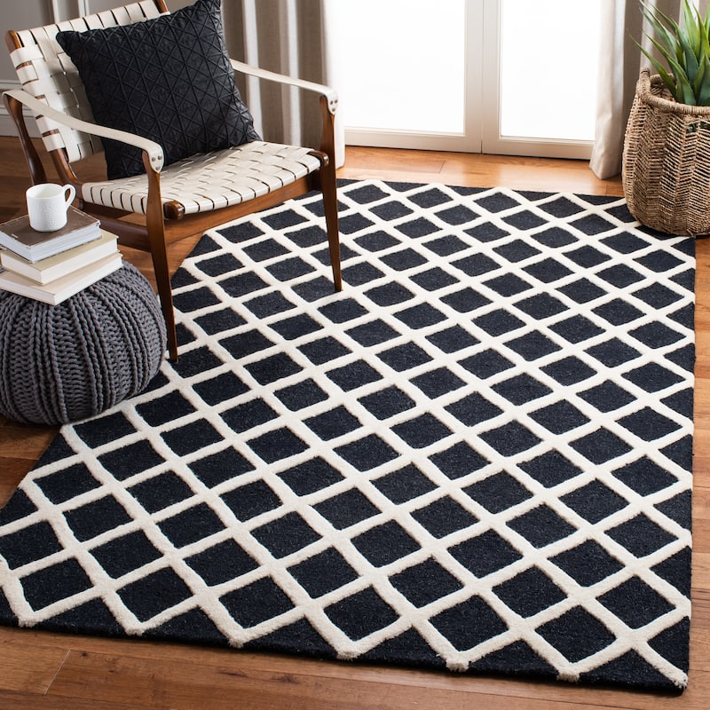 SAFAVIEH, Handmade Cambridge Siire Moroccan Trellis Wool Rug - 6' x 9' - Black/Ivory