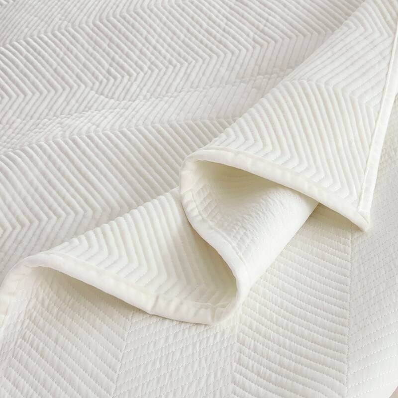 Pointehaven Heavy-Weight Oversized Chevron Design Velvet Quilt Sets