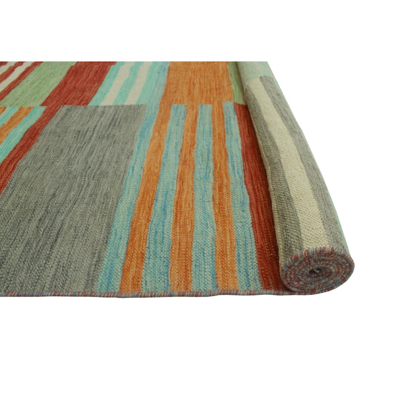 Hand-Woven Winchester Kilim Austin Grey/Rust Rug - 5'4" x 7'9"