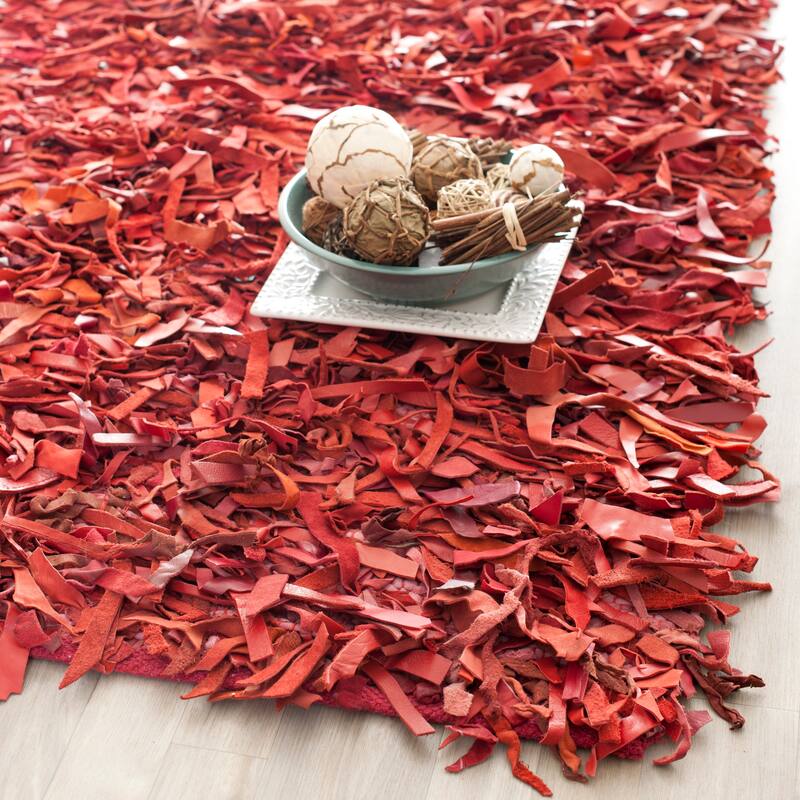 SAFAVIEH Handmade Leather Shag Carlijn Modern Decorative Rug