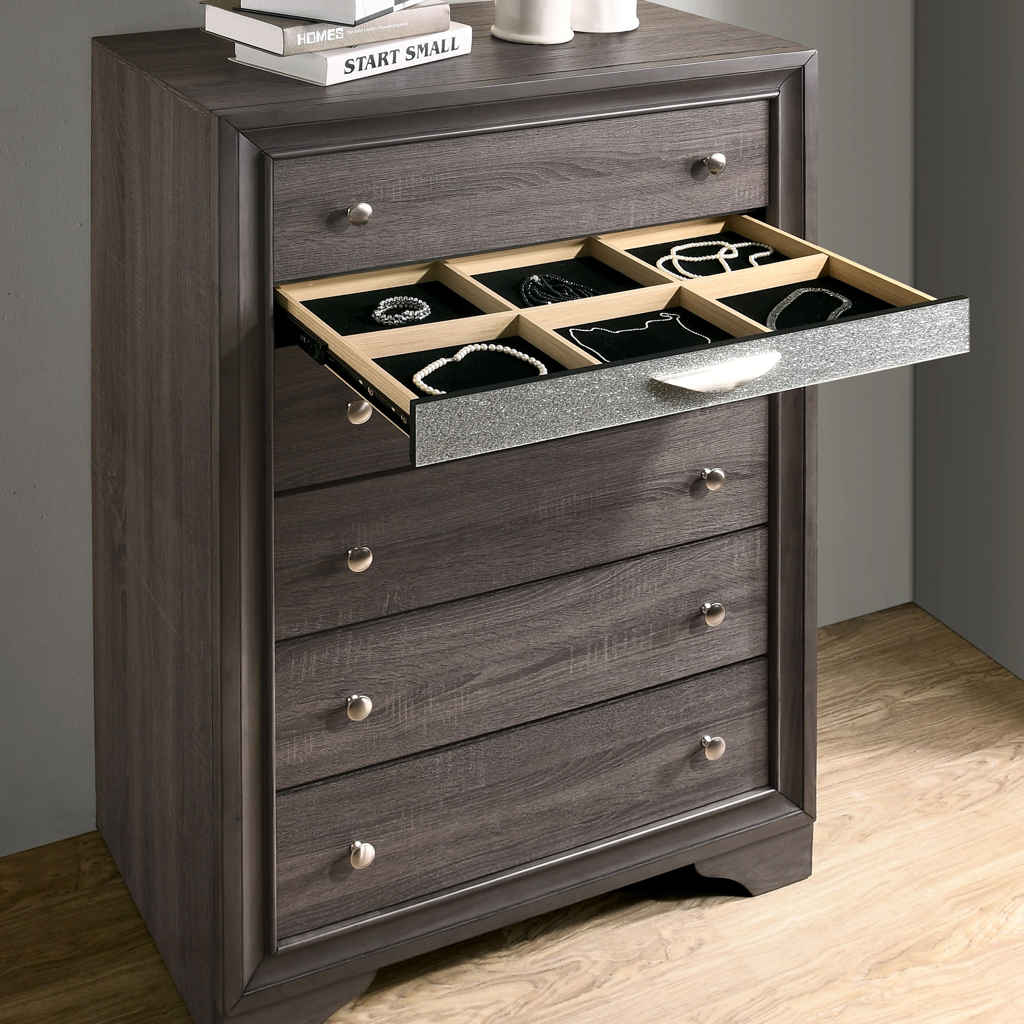 Silver Orchid Talmadge Contemporary White 6-Drawer Chest