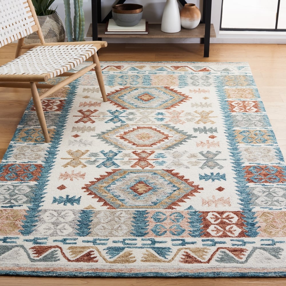 SAFAVIEH Handmade Micro-Loop Ingela Rustic Tribal Wool Rug