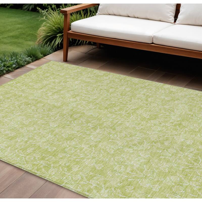 HomeRoots Floral Transitional Rectangle Outdoor Rug - 8' X 10'