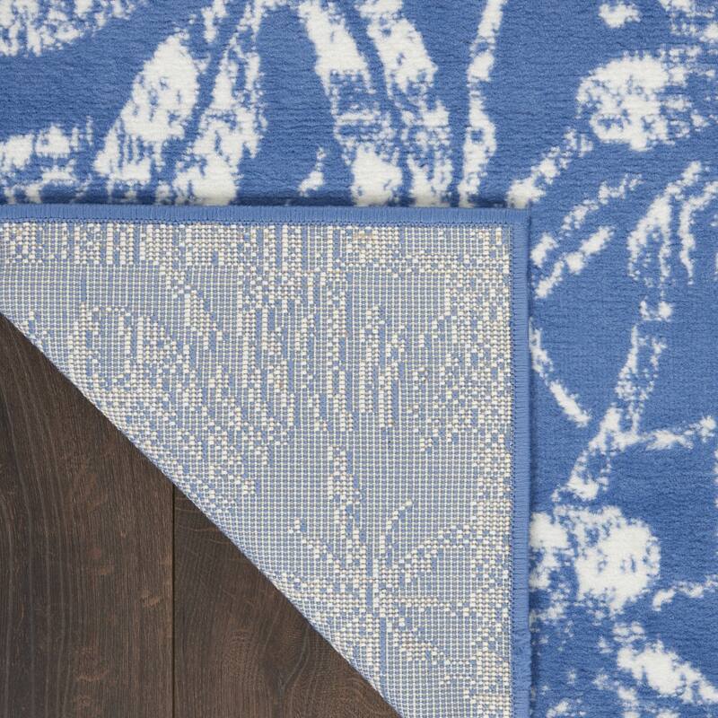 Power Loomed Distressed Floral Traditional Stain Resistant Area Rug - 60' X '36' X '0.39