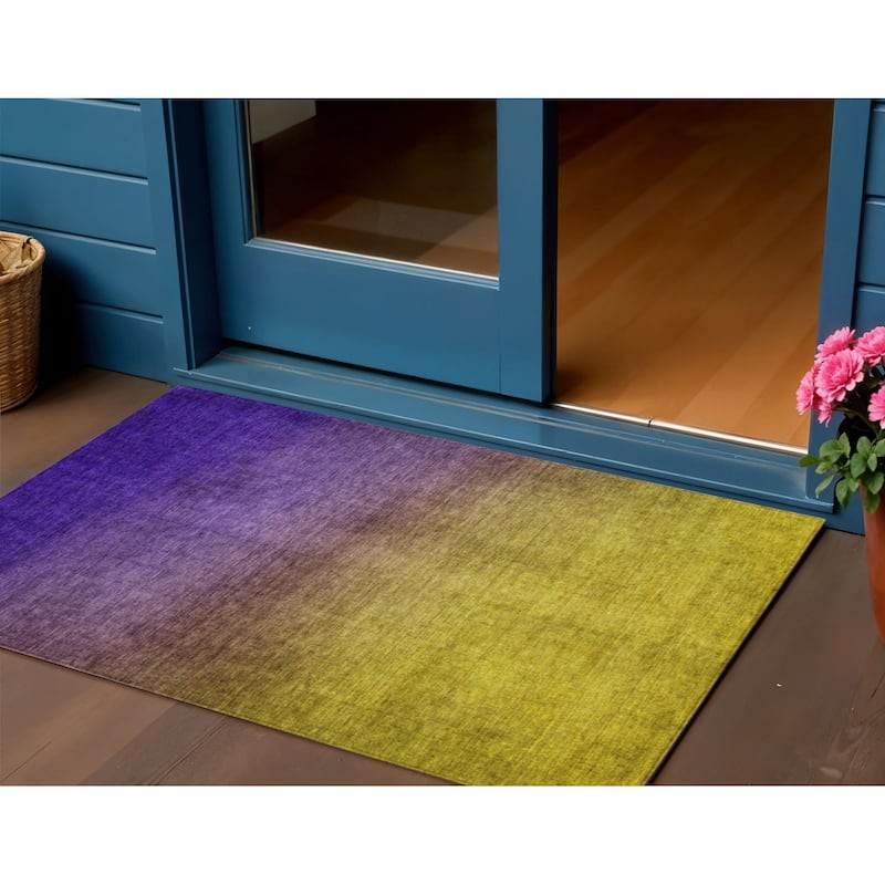 HomeRoots Ombre Transitional Rectangle Outdoor Rug - 3' x 5'