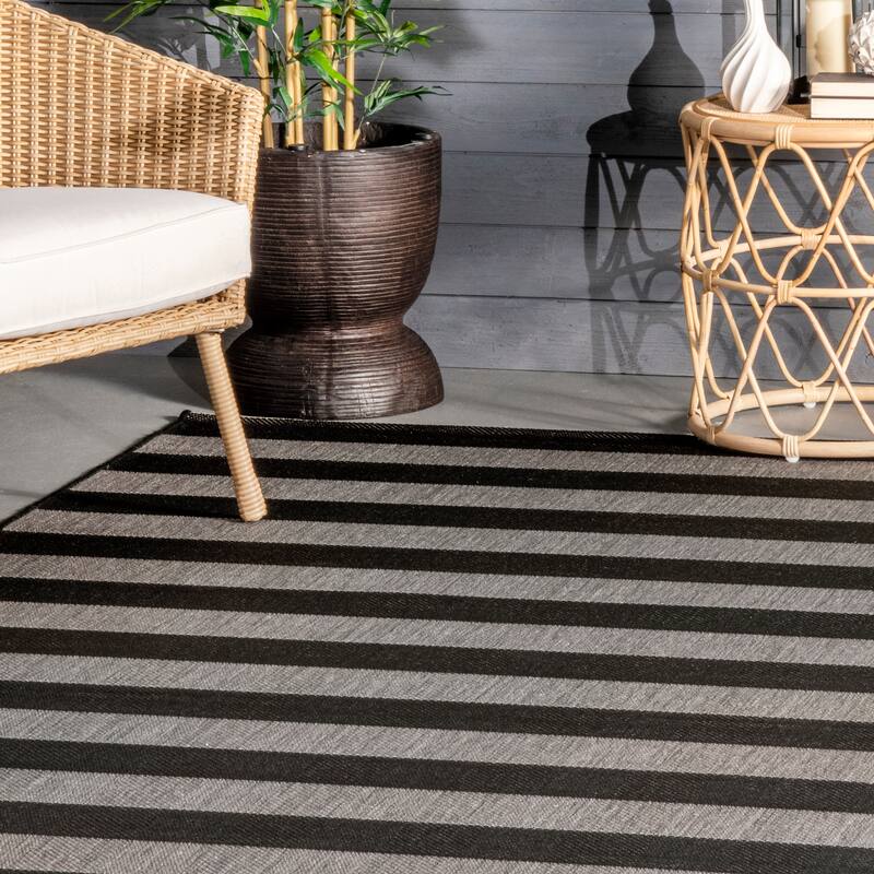 Nuloom Alexis Striped Indoor/Outdoor Area Rug