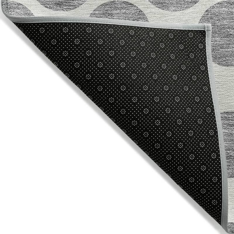 Machine Washable Indoor/ Outdoor Polka Dots Chantille Rug
