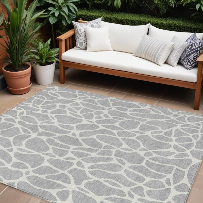 HomeRoots Geometric Transitional Rectangle Outdoor Rug - 9' X 12'
