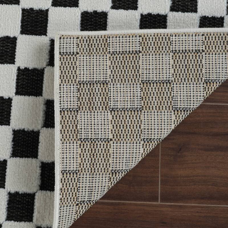 Tava Sleek Geometric Weather Resistant Trendy Modern Runner Outdoor Rug