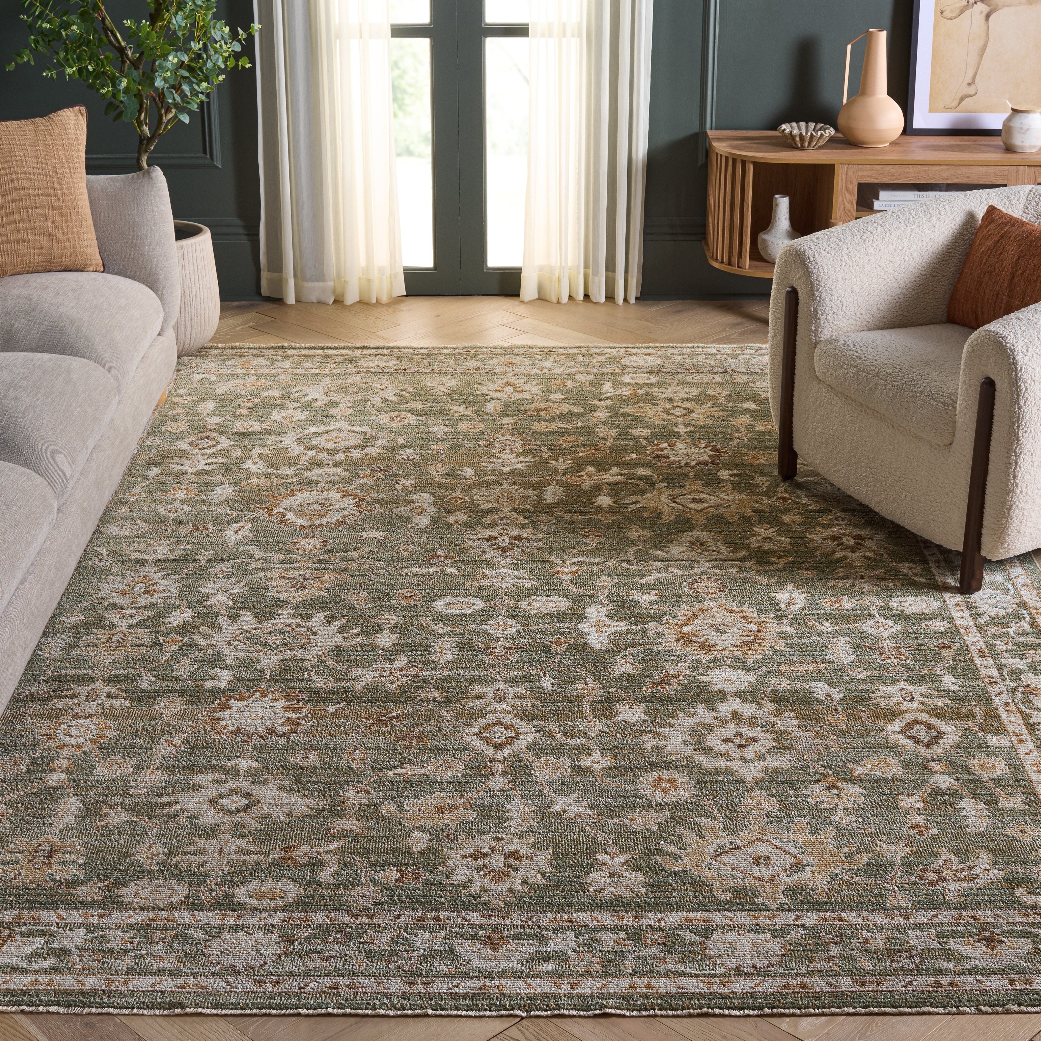 SAFAVIEH Hazel Emmanuelle Traditional Oriental Rug - On Sale - Bed
