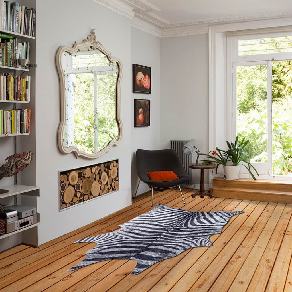 Rio Collection Black/White Faux Zebra Hide Printed Rug