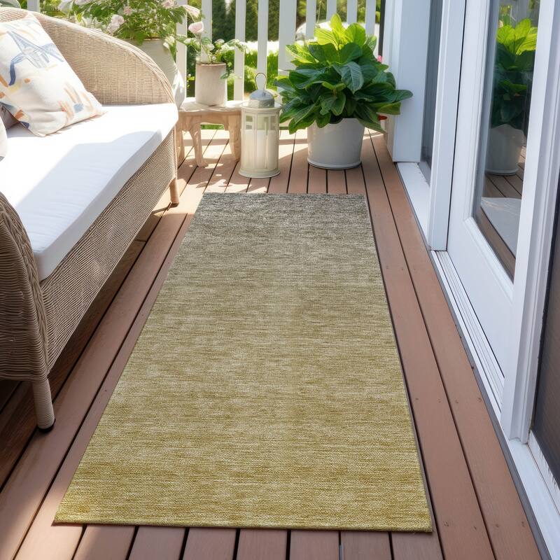 Machine Washable Indoor/ Outdoor Chantille Solid Ombre Rug - Gold - 2'3" x 7'6"