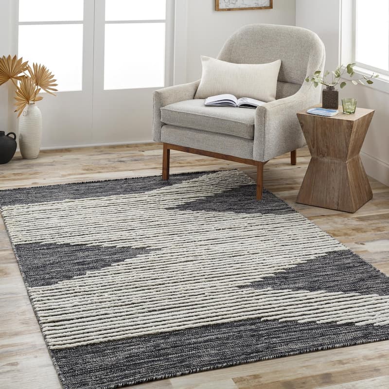 Livabliss Casual Apache Graphic Area Rug