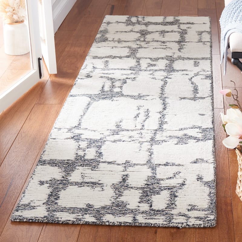 Martha Stewart by SAFAVIEH, Handmade Siun Abstract Wool Rug - 2'3" x 8' Runner - Charcoal/Ivory