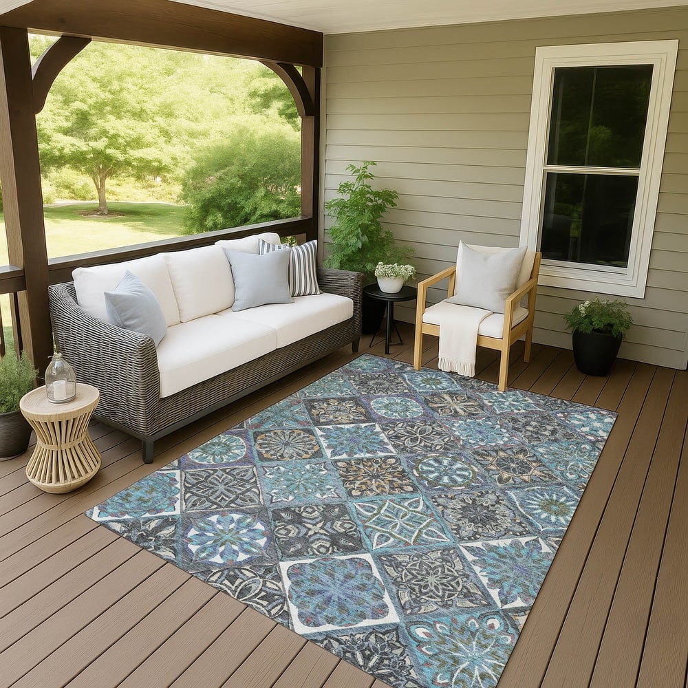 Machine Washable Indoor/ Outdoor Traditional Mosaic Chantille Rug