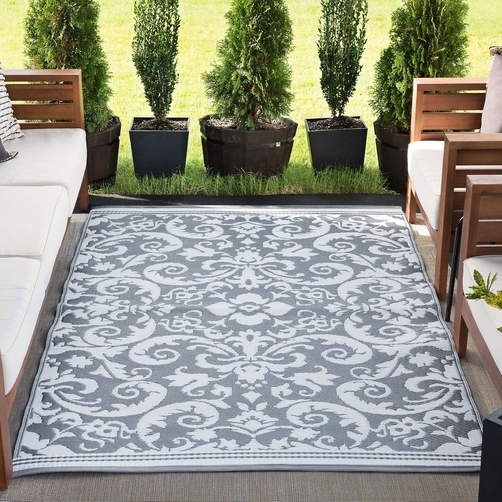Sundown Beach Floral Indoor/Outdoor Area Rug