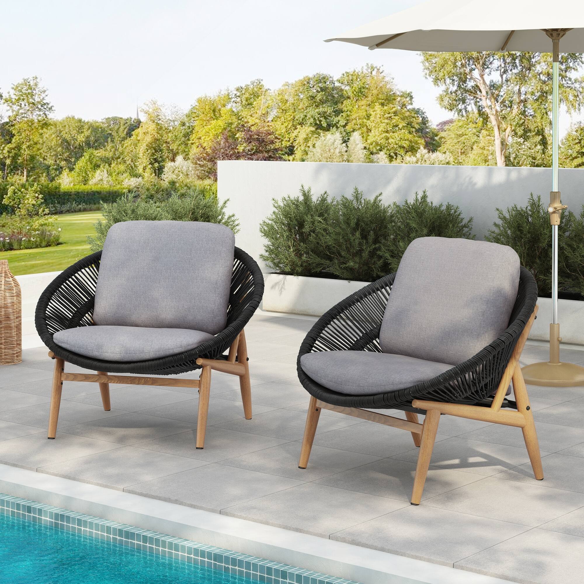 Outdoor Wicker Papasan Style Lounge Chair with Cushion