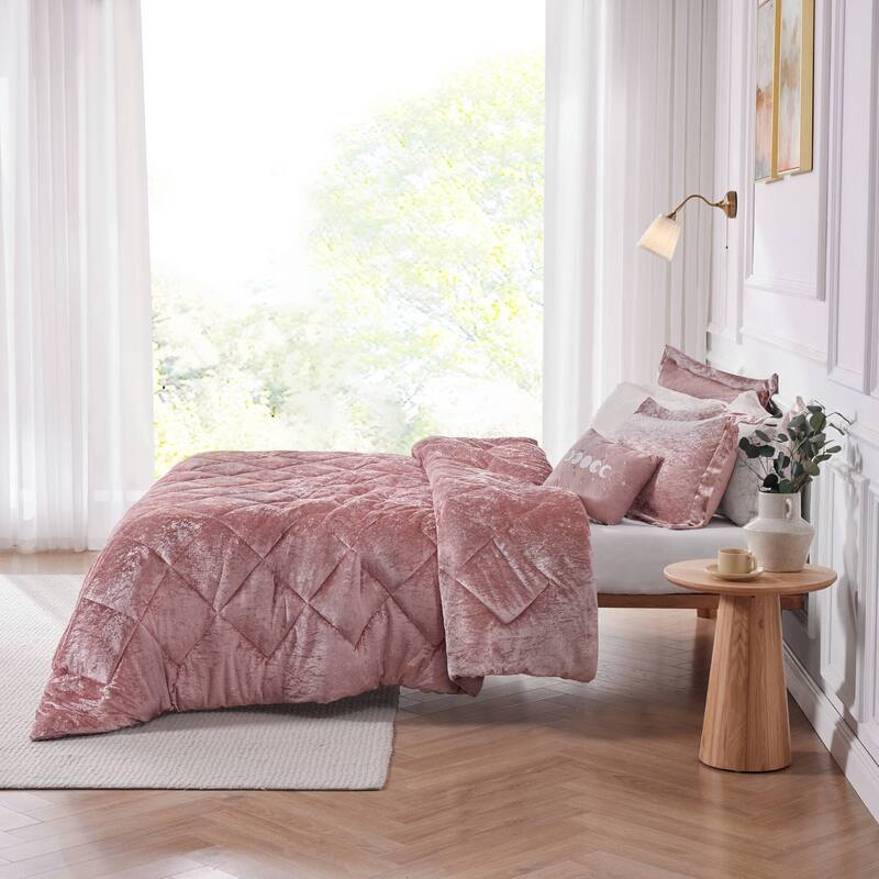Intelligent Design Isabel Velvet Duvet Cover Set (Insert Excluded)