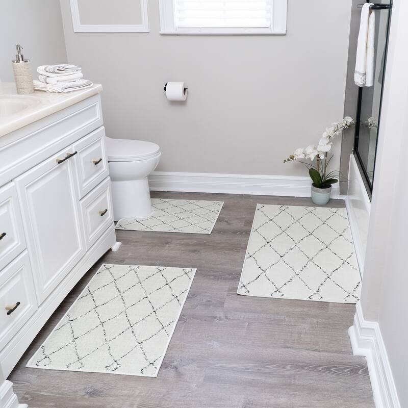 Geometric Design 3 Piece Bathroom Rugs Set - Non-Slip Ultra Thin Bath Rugs for Bathroom Floor - Washable Bathroom Mats Set