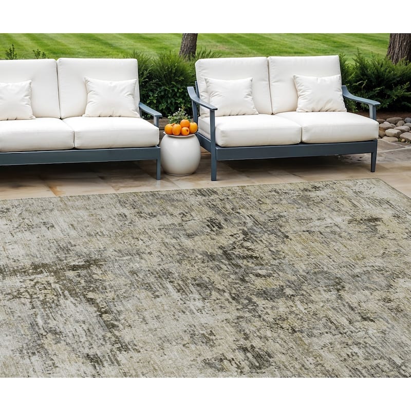 HomeRoots Abstract Transitional Rectangle Outdoor Rug - 10' X 14'