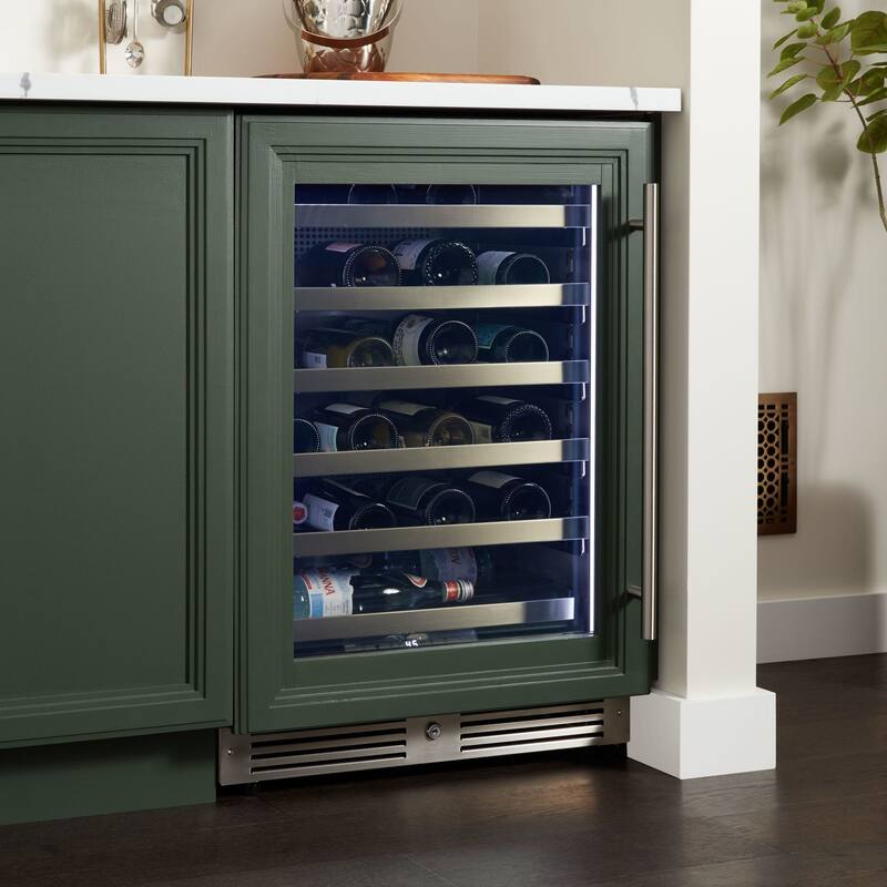 Landmark L3124UI1WGLH 24" Wide 45 Bottle Capacity Single Zone Wine