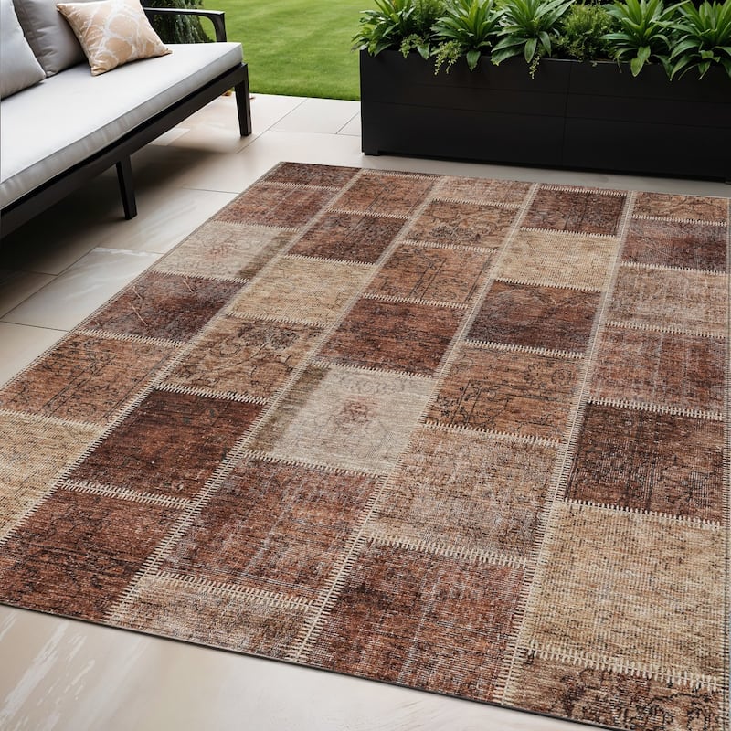 HomeRoots Patchwork Transitional Rectangle Outdoor Rug - 5' X 8'