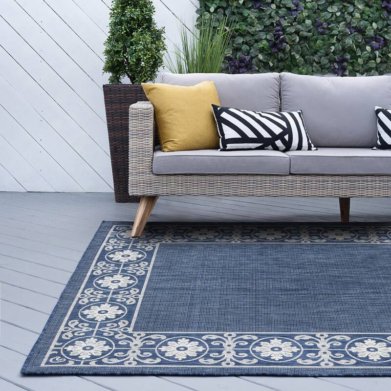 Colonnade Traditional Border Indoor/Outdoor Area Rug