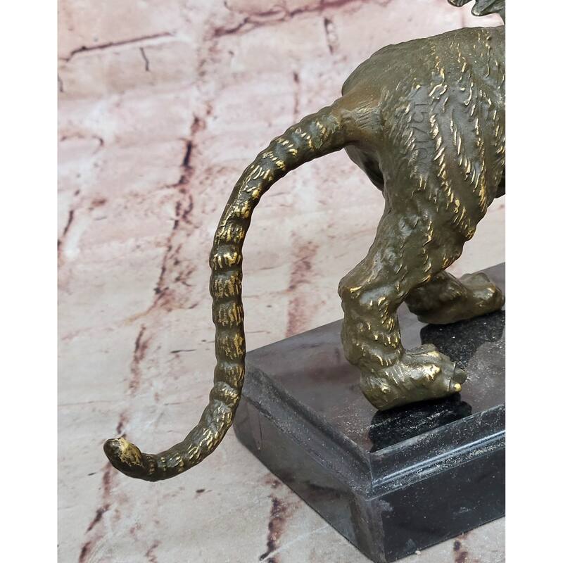 Majestic Griffin Bronze Sculpture - Mythical Imitative Lion-Eagle Creature Fantasy Art