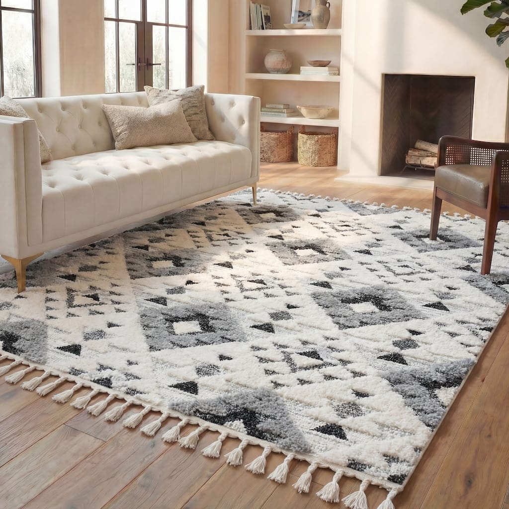 SAFAVIEH Moroccan Tassel Shag Delores 2-inch Thick Rug