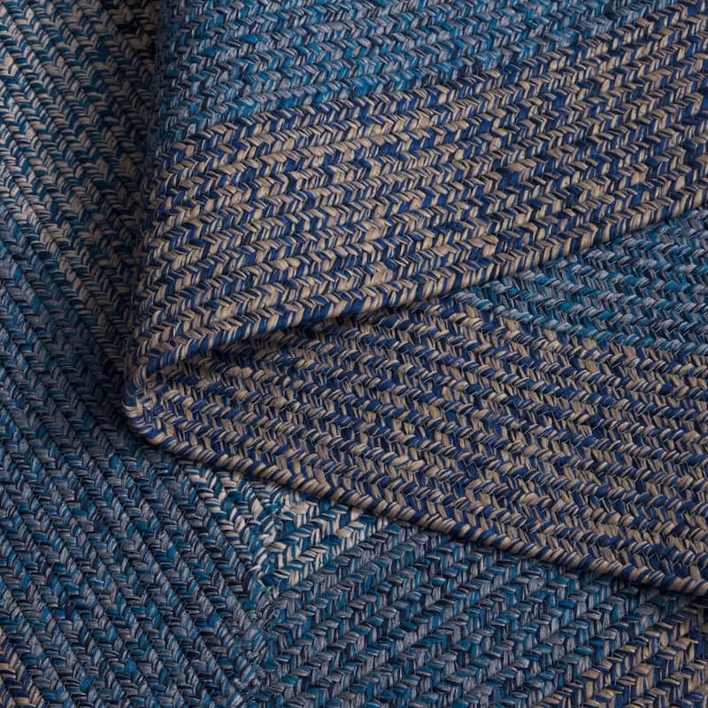 SAFAVIEH Handmade Braided Ecenur Indoor/Outdoor Machine Washable Rug