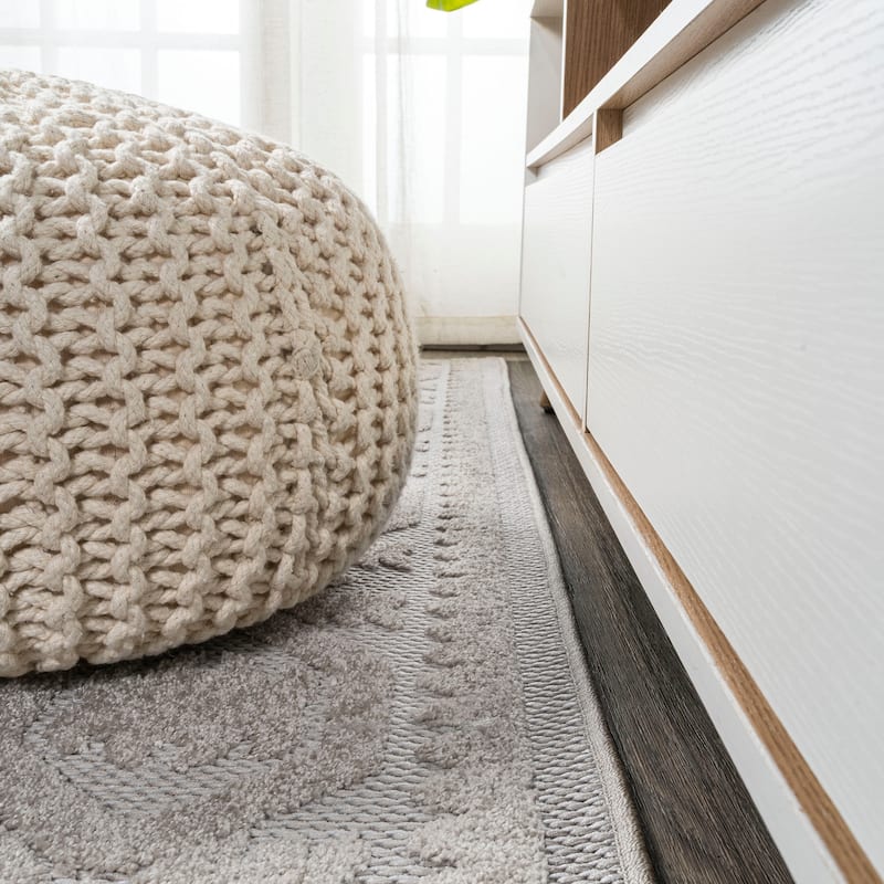 JONATHAN Y Jordan High-Low Pile Mediterranean Tile Indoor/Outdoor Area Rug