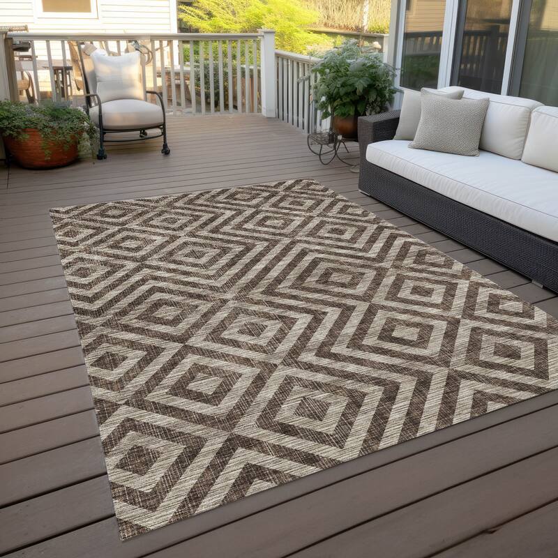 Machine Washable Indoor/ Outdoor Chantille Diamond Geo Rug