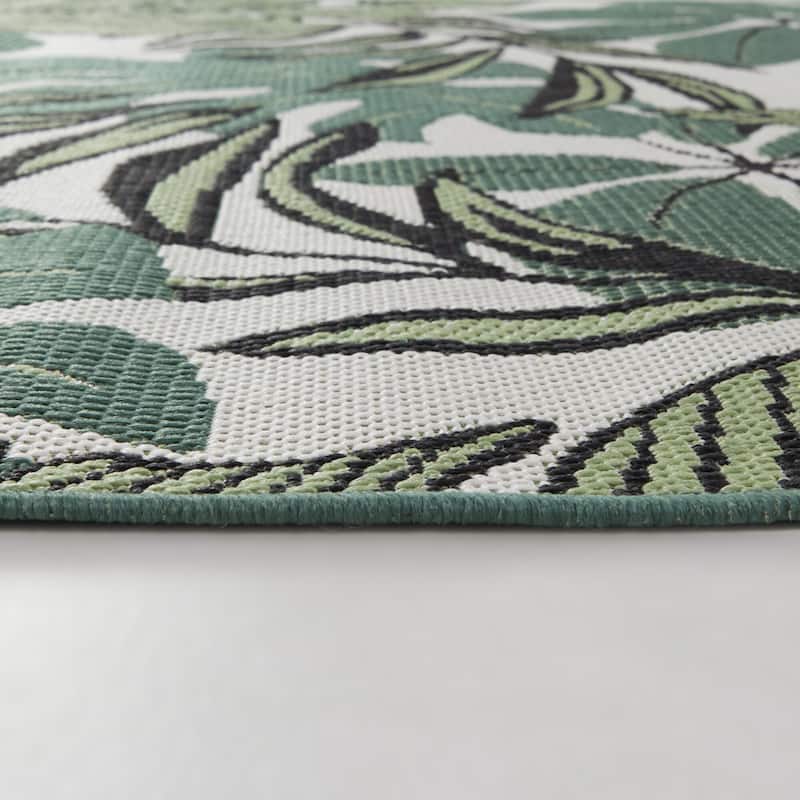 Aquilina Tropical Botanical Indoor/Outdoor Area Rug - 7'10" x 9'10"