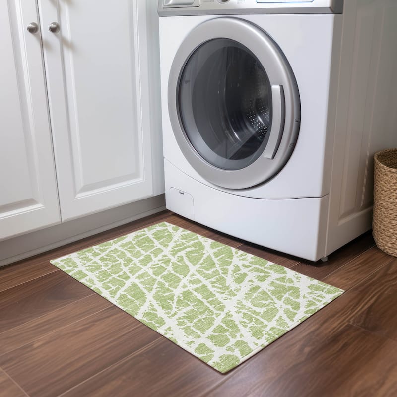 Machine Washable Indoor/ Outdoor Transitional Aloe Crackle Chantille Rug