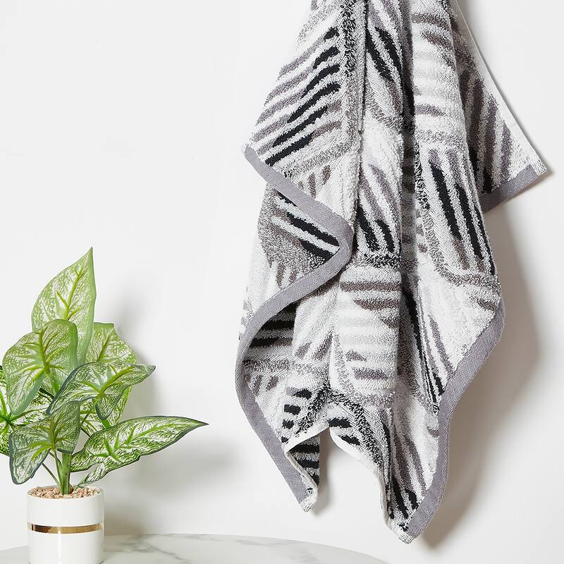 Violet Linen LimeStone Diamond Geometric Pattern, 100% Cotton Jacquard Fashion Towel, 20" X 30", Black, Hand Towels, Set of 2