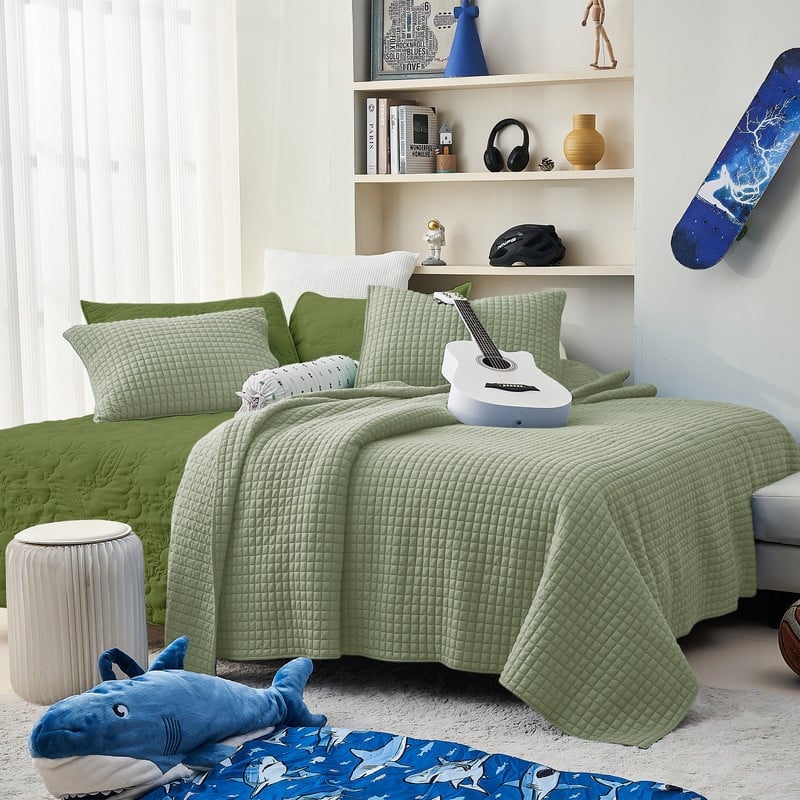 Wonderful Waffle Quilt Set 3 Piece Solid Bedding Set for Kids